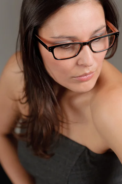 Дизайнерські окуляри - успішна бізнес-леді — стокове фото