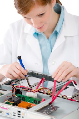 kadın destek bilgisayar mühendisi - kadın onarım