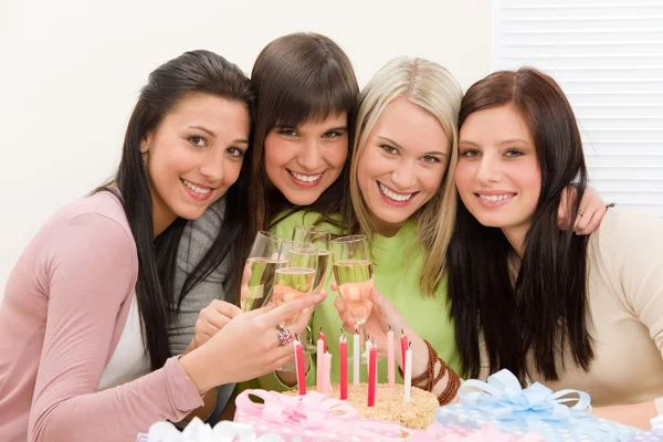 Fiesta de cumpleaños - mujer feliz brindis con champán —  Fotos de Stock