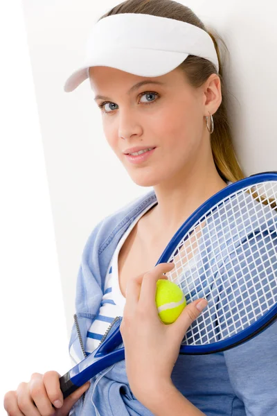Jogador de tênis - jovem segurando raquete — Fotografia de Stock