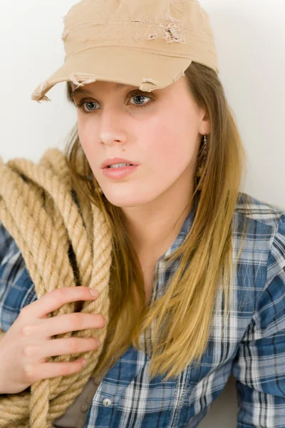 Modella - giovane donna stile country — Foto Stock