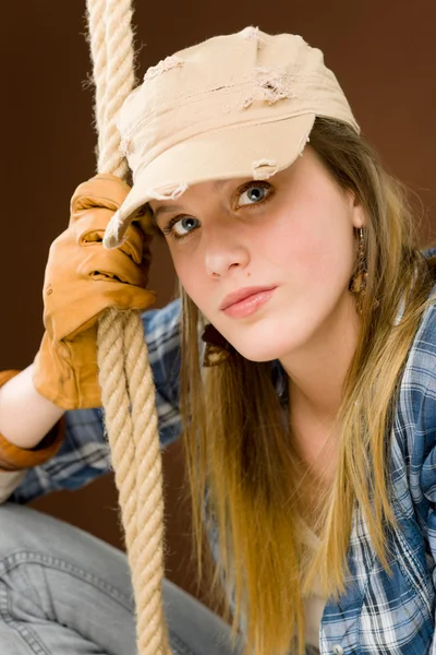 Fashion model - young woman country style — Stock Photo, Image