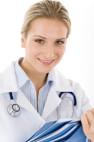 Mladý ženský lékař s stetoskop na bílém — Stock fotografie