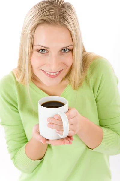 Kahve ile mutlu sarışın bir kadın portresi — Stok fotoğraf
