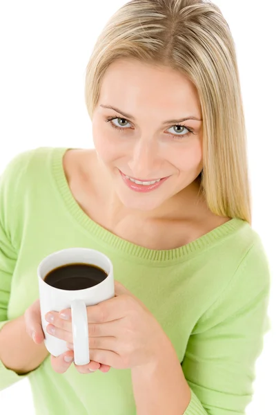 Ευτυχισμένη ξανθιά γυναίκα με καφέ σε λευκό φόντο — Φωτογραφία Αρχείου