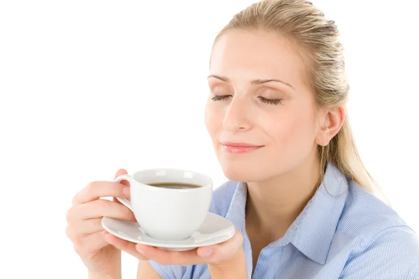 Wesoła, młoda kobieta z kawy — Zdjęcie stockowe
