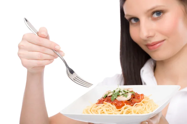 Italiaans eten - gezonde vrouw eten spaghetti saus — Stockfoto