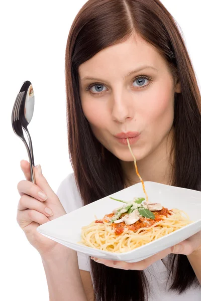 意大利食品-肖像女人吃意粉酱 — 图库照片