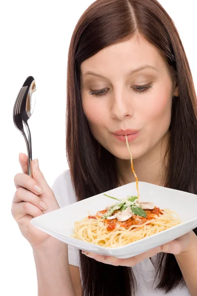 Італійська кухня - жінка портрет з'їсти спагетті соус — стокове фото