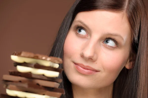 Chocolate - retrato joven mujer sana — Foto de Stock