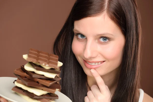 Chocolade - portret jonge vrouw verlangen — Stockfoto