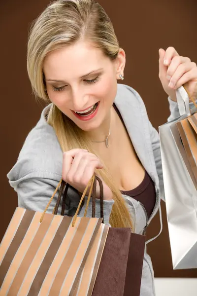 Shopping kvinna mode glad väska — Stockfoto