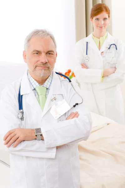 Équipe médicale portrait deux médecin hôpital — Photo