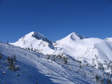 Skiing in bulgaria clipart