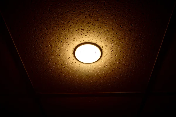 天井にはランプが — ストック写真