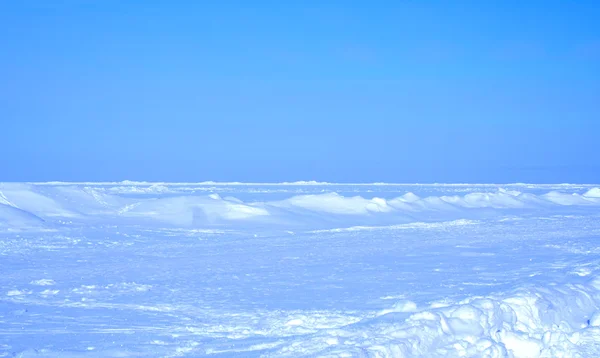Kék ég és a fagyasztott tengeri — Stock Fotó