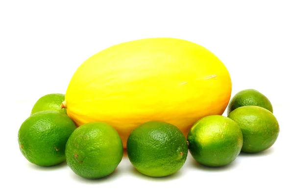 Melón amarillo con laime verde —  Fotos de Stock