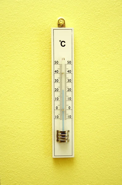 Termômetro de madeira branco — Fotografia de Stock