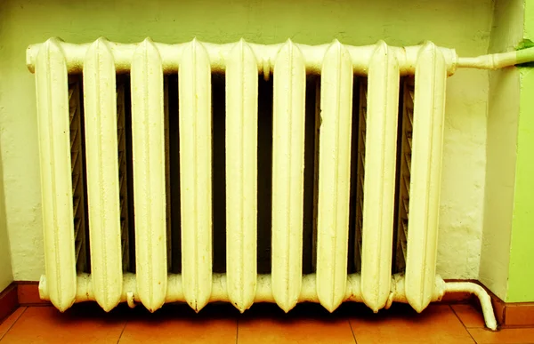 旧散热器的特写 — 图库照片