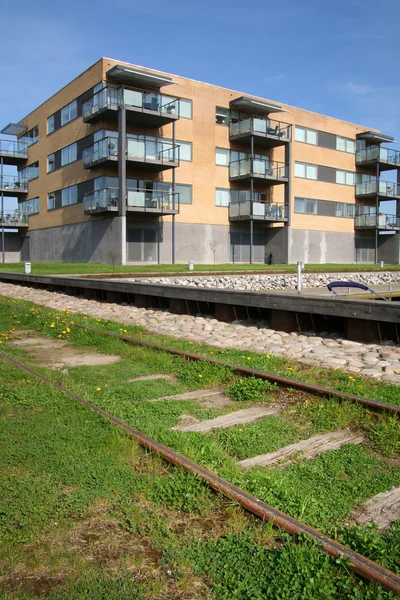 Flats and train track — Stock Photo, Image