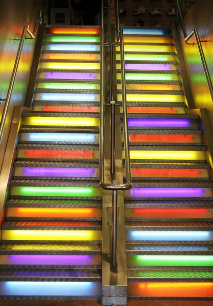 Escadas luz de néon — Fotografia de Stock
