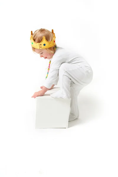 Rei criança isolado — Fotografia de Stock