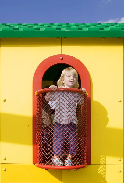 Παίζουν το σπίτι παιδική χαρά — Φωτογραφία Αρχείου