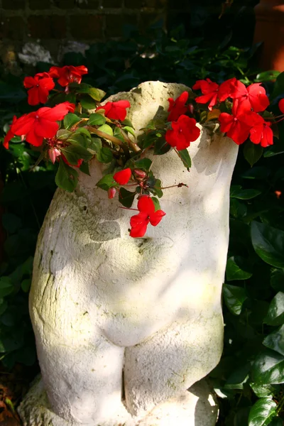 Escultura de jardim — Fotografia de Stock