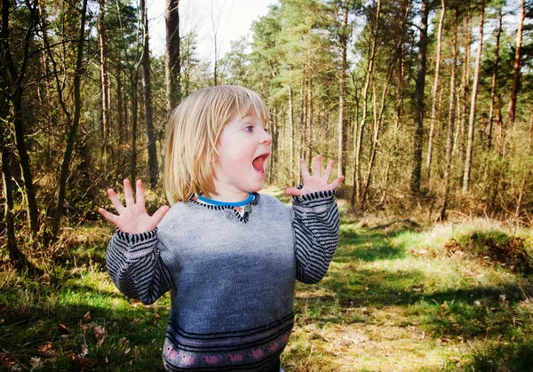 Barn trä rädd — Stockfoto