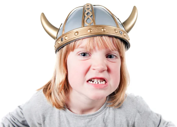 Malé Dítě Helmou Viking Chlapec Izolovaných Bílém Projevem Agrese Blonďatý — Stock fotografie
