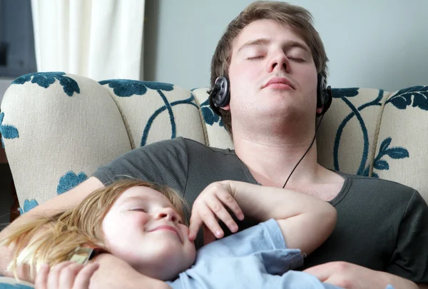 Dormir Silla Casa Hermanos Descansando Adolescente Con Auriculares Niño Con — Foto de Stock