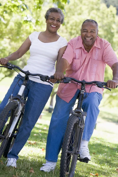 Senior Couple Cycle Ride Countryside — Stock Photo, Image