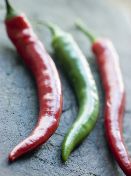 Rode en groene pepers — Stockfoto