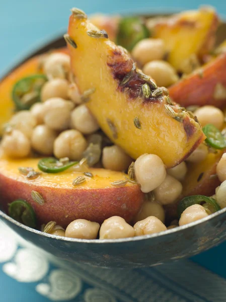 Bowl of Chick Pea and Peach Salad — Stock Photo, Image