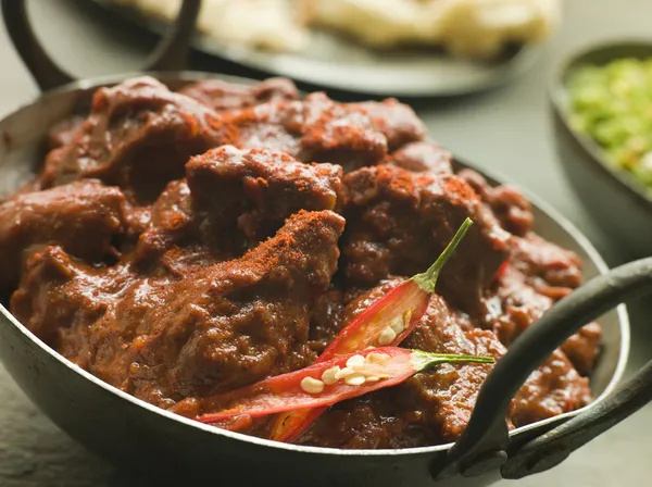 Meat Phall in Karahi with Naan and Green Chilli Curry — Stock Photo, Image