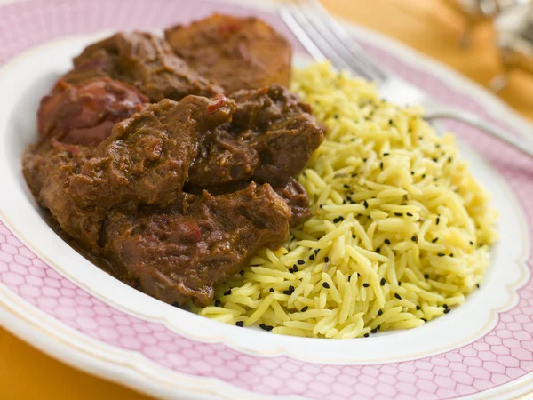 Meat Vindaloo with Pilau Rice — Stock Photo, Image