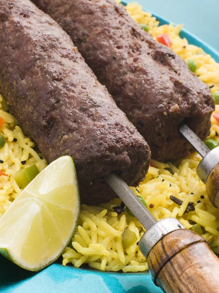 Menta Cordeiro Alho Sheesh Kebab Com Arroz Pilau — Fotografia de Stock