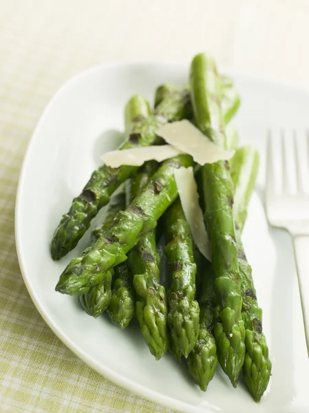 Chargrilled Asparagus Spears with Parmesan Cheese Shaves — Stock Photo, Image