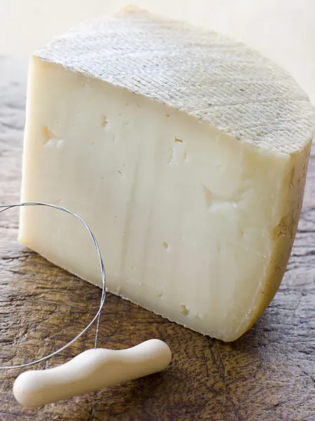 Cunha de queijo Pecorino — Fotografia de Stock