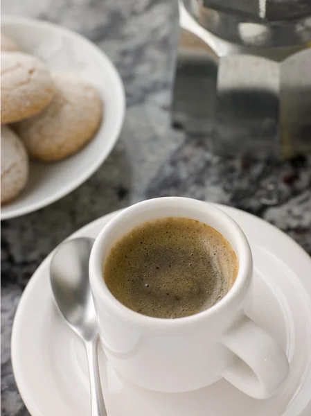 Cup of Espresso Coffee with Amaretti Biscuit — Stock Photo, Image
