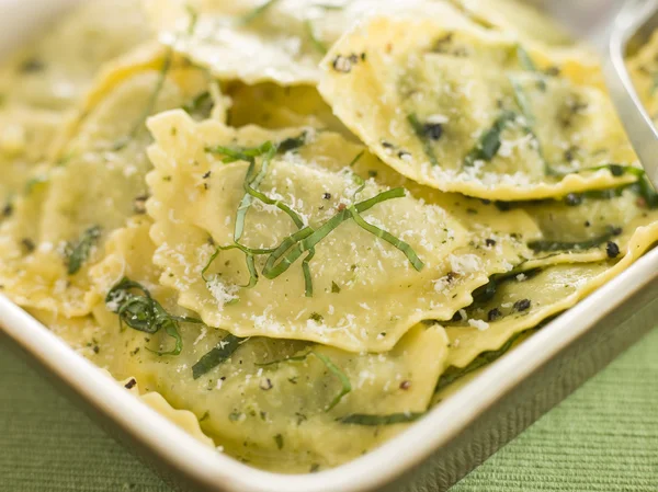 Dish of Spinach and Ricotta Ravioli and Sage Butter — Stock Photo, Image