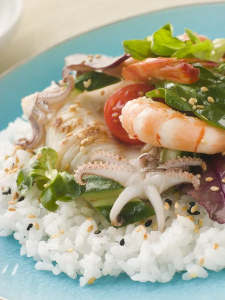 Salada de Sushi de frutos do mar — Fotografia de Stock
