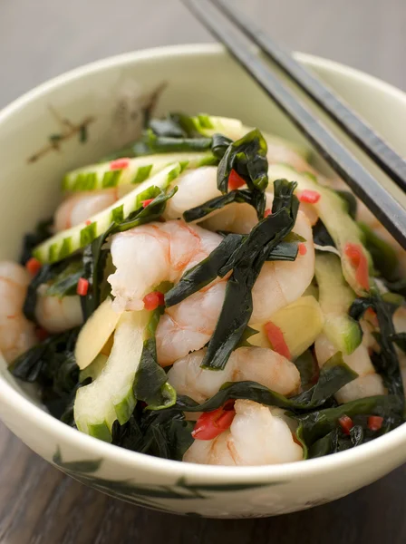 Tiger Prawn Wakame and Cucumber Salad with Ginger — Stock Photo, Image