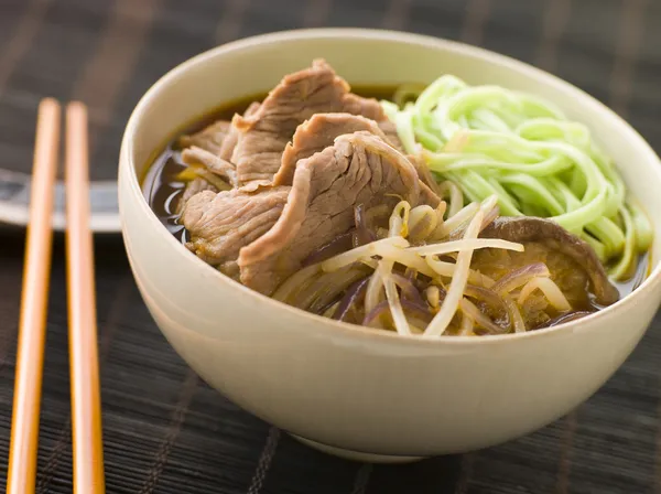Bowl Hot Sour Beef Broth Spinach Ramen Noodles — Stock Photo, Image