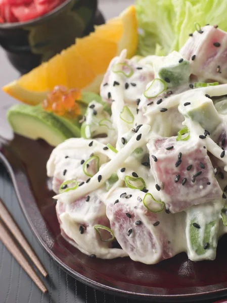 Assiette Salade Thon Sashimi Wasabi Avocat Gingembre Mariné Rouge — Photo