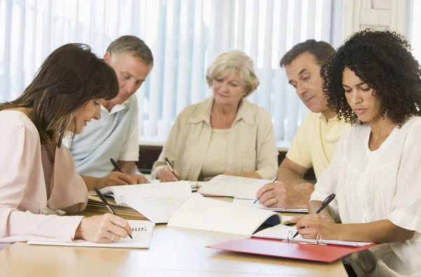 Adult Students Studying Together — Stock Photo, Image
