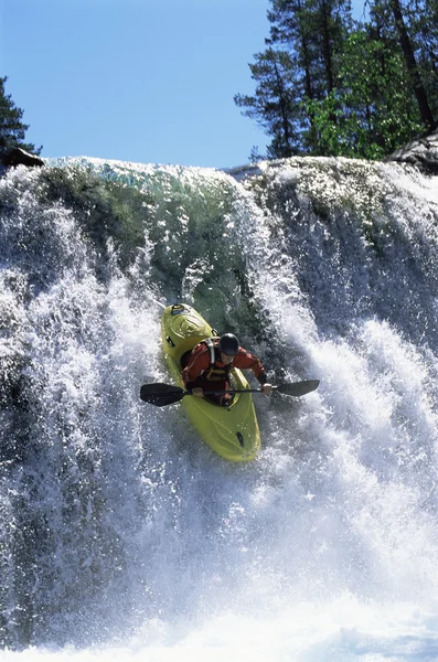 Young Man Kayaking Waterfall — Stock Photo, Image