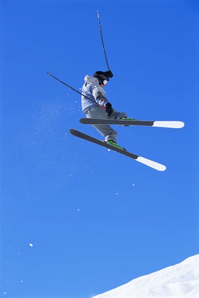 Salto dello sciatore — Foto Stock