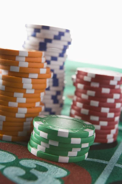 Casino Rulet Masasında Fişleri Yığını — Stok fotoğraf