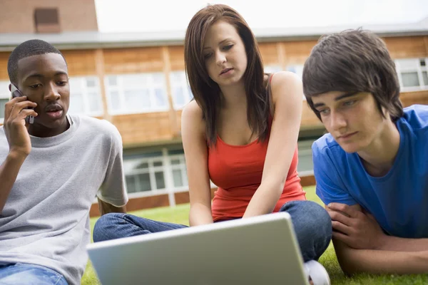 College Students Using Laptop Campus Lawn — Stock Photo, Image